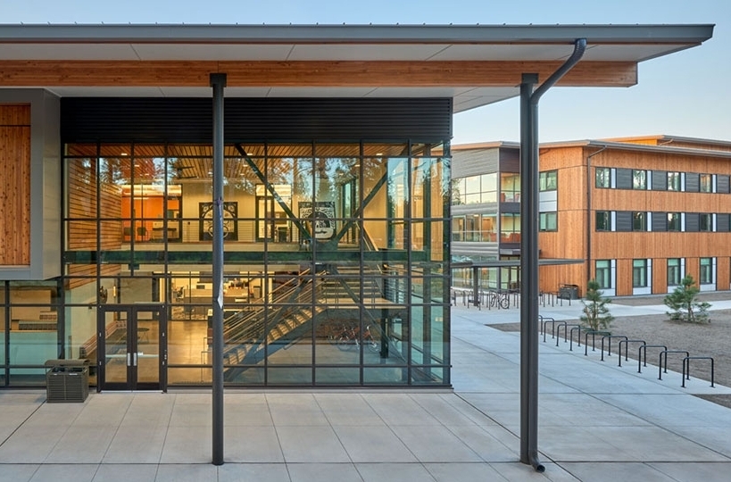 OSU-Cascades_residence-dining-exteriors.jpg